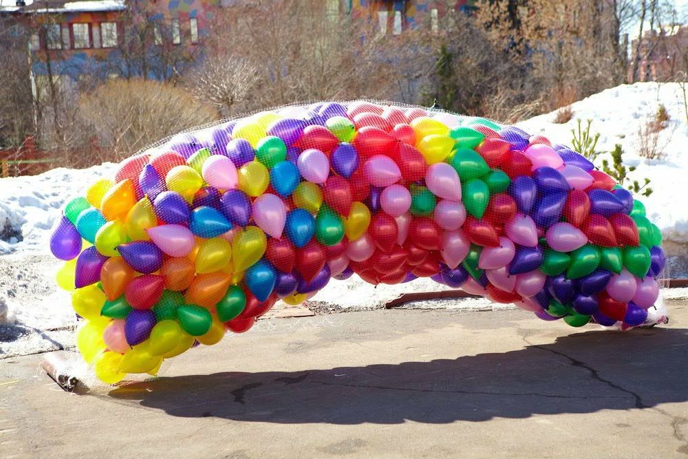 шары в сетке готовы к запуску - изображение