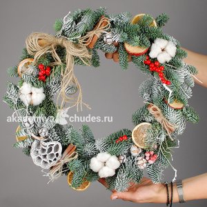 Венок рождественский "Праздничный эль"