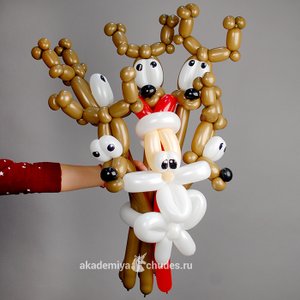 Фигура из шаров "Санта с оленями"