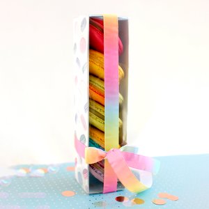 Макаруны в подарочной коробке