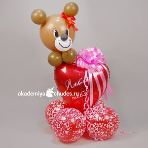 Фигура из шаров "Любвиобильная медведица"
