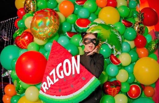 Фотозона с фоном из воздушных шаров