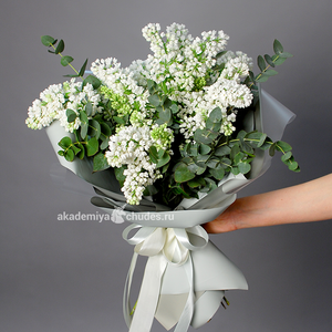 Букет из сирени и эвкалипта "Айрен"