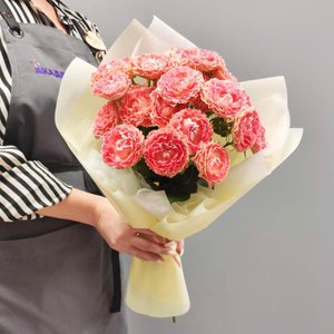 Монобукет из 7 кустовых роз