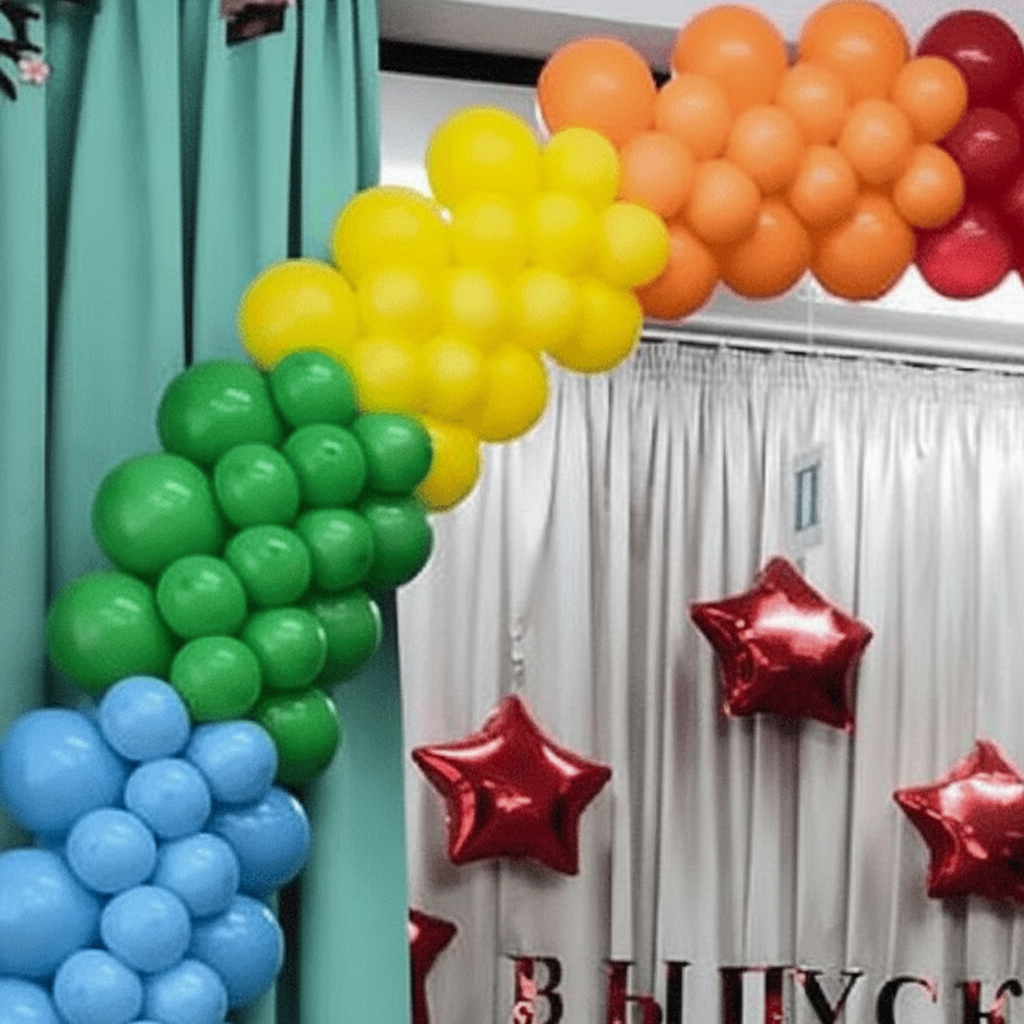 Плоская гирлянда из шаров пастель