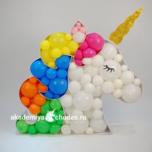Фигура из шаров "Единорог в технике Аэромозаика"
